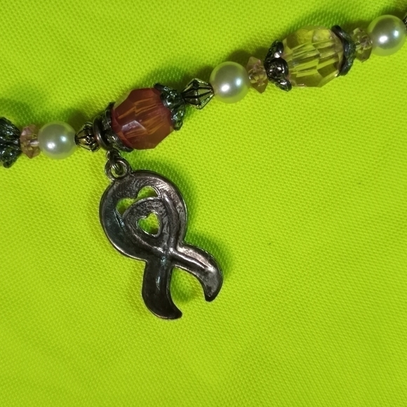 Pink breast cancer toggle beaded bracelet faux pearl goldtone silvertone - Picture 3 of 5